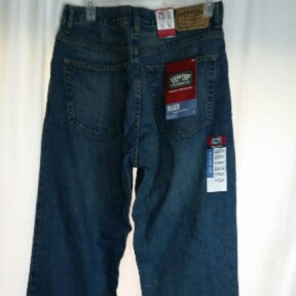 Signature by Levi Strauss Other - Nwt Signature Levi Relaxed Jeans 32 W x 34